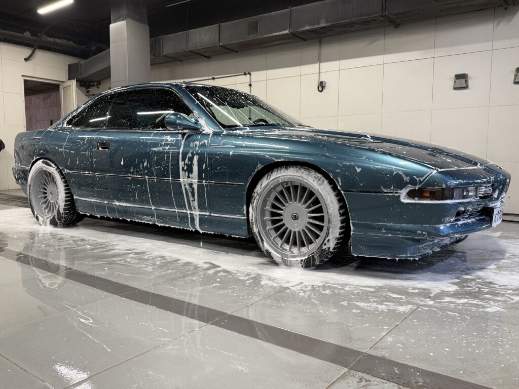Мойка BMW Alpina B12 5.7 E31 перед оклейкой кузова